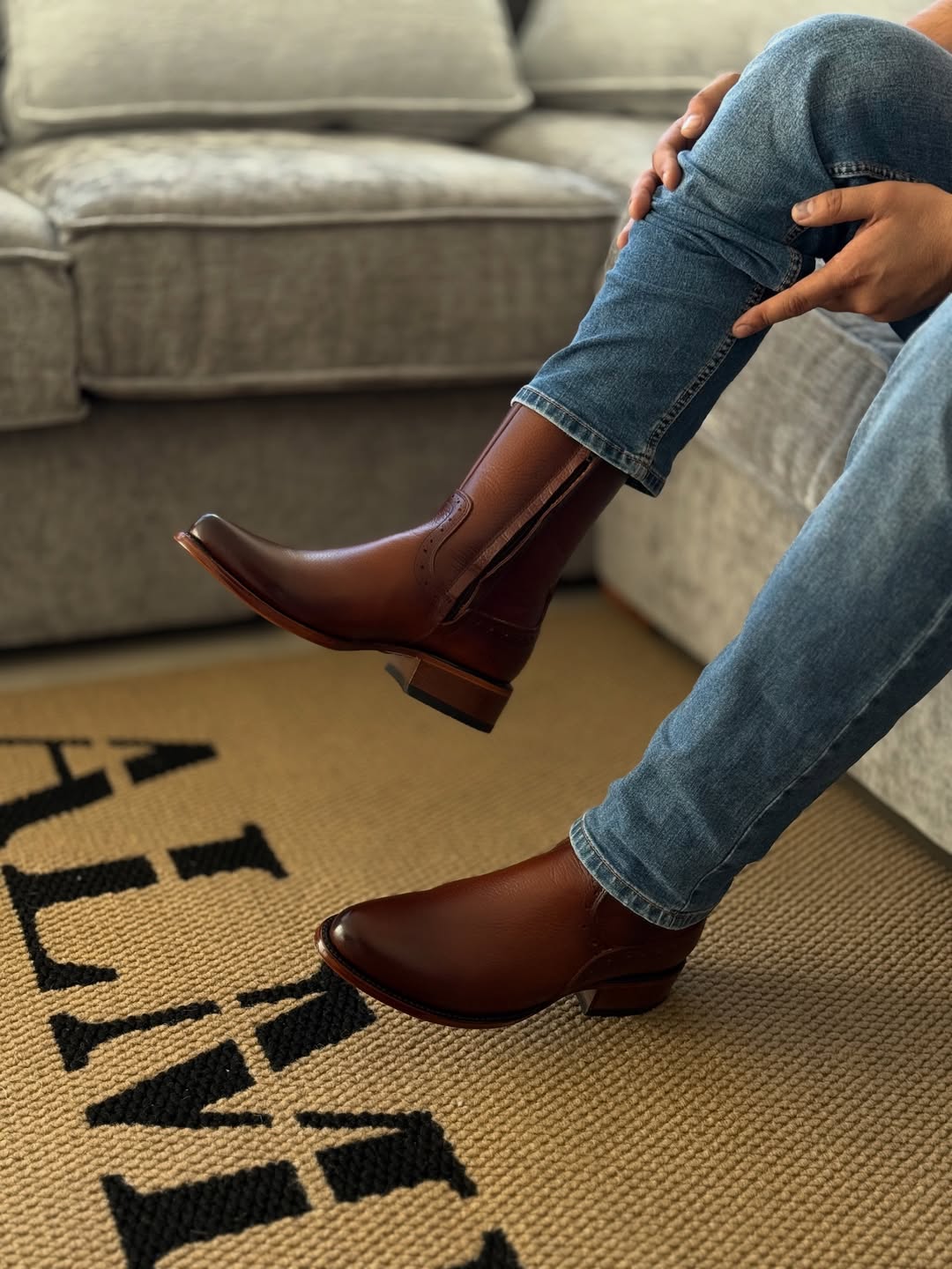 Men's Brown Oval Toe Cowboy Boots
