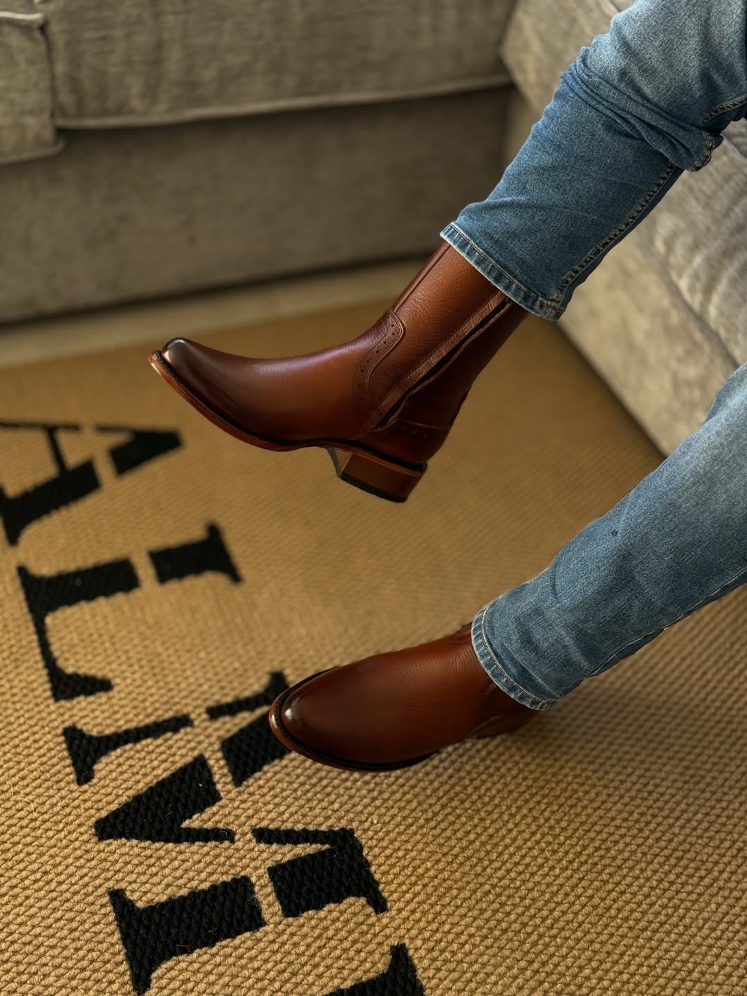 Men's Brown Oval Toe Cowboy Boots