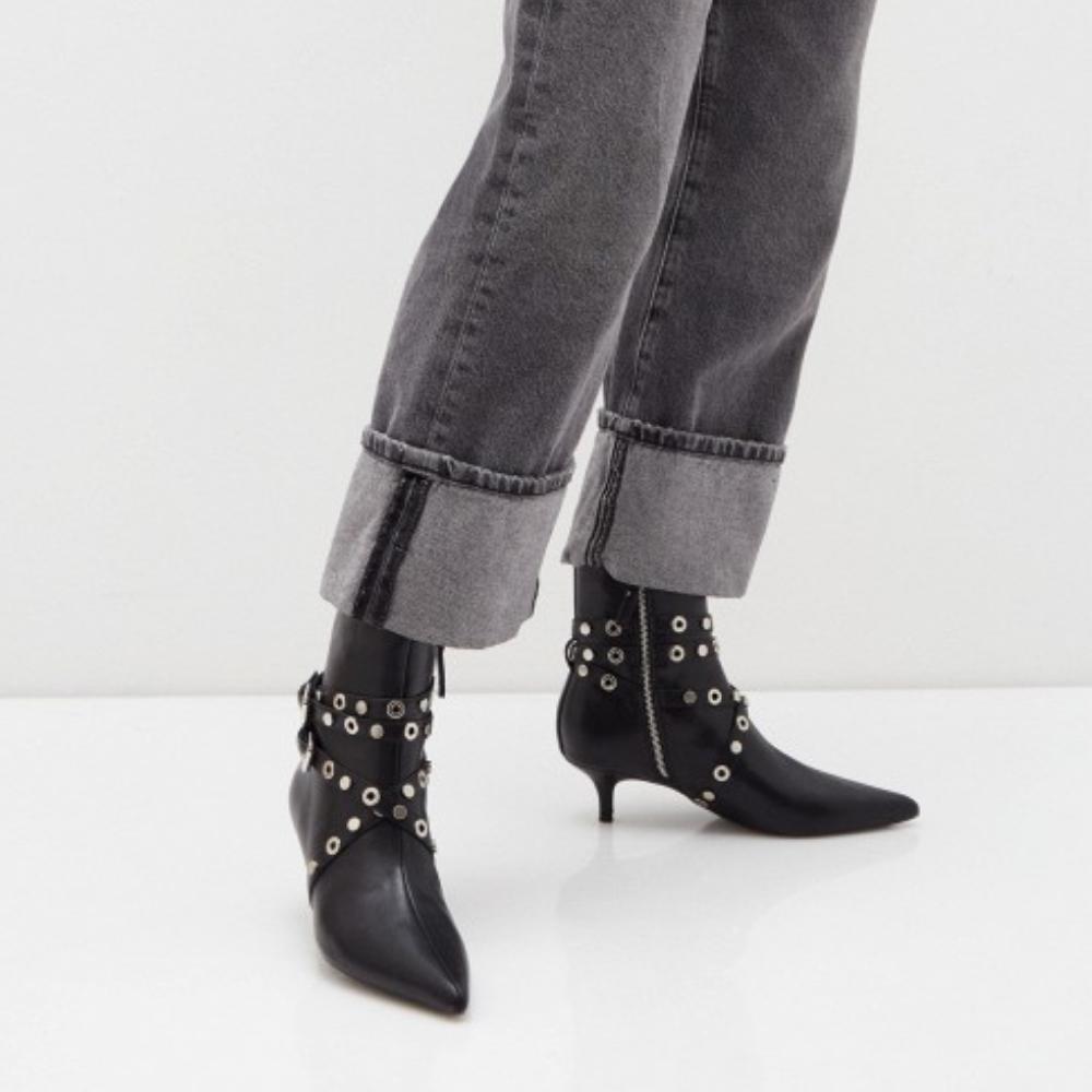 Women's Metal Pointed Toe Boots